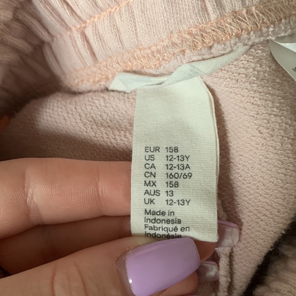 Selling- shorts that are great for warm weather they also have a stretchy waist - Picture 3 of 3